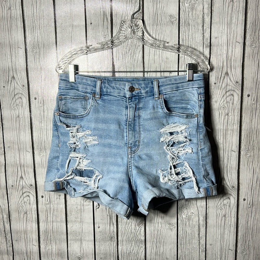 American eagle distressed curvy mom shorts size 12